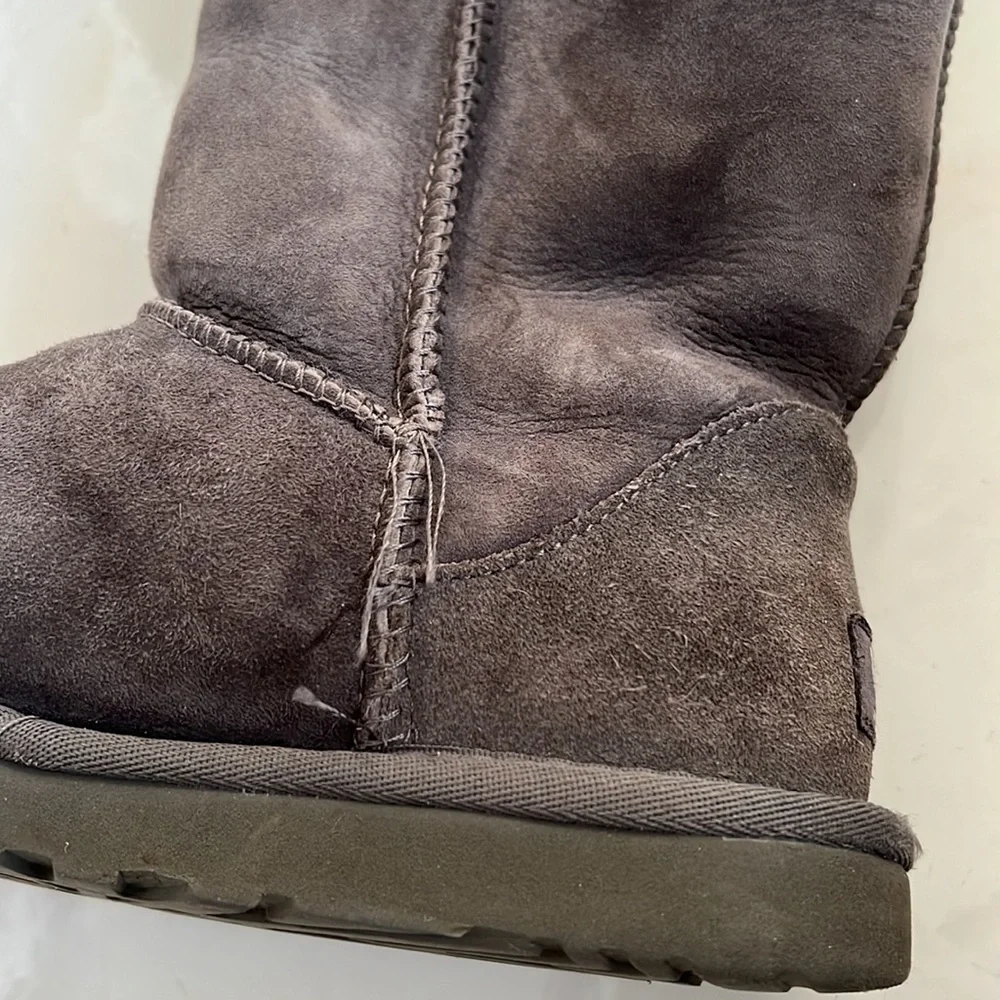 UGG tall grey
